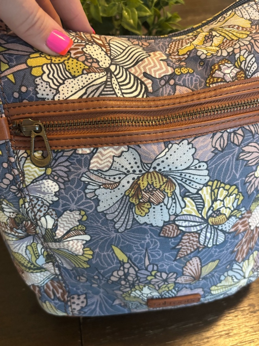 Sakroots Sequoia Shadow Flower Power Floral Hobo with Butterfly Keychain 😍 EUC - Picture 3 of 10